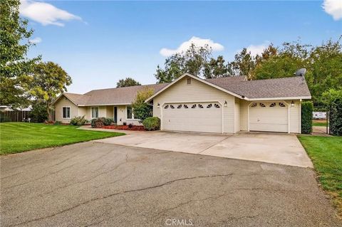 Tiny photo for 30 Lakoda Court, Chico, CA 95973 (MLS # SN25246230)