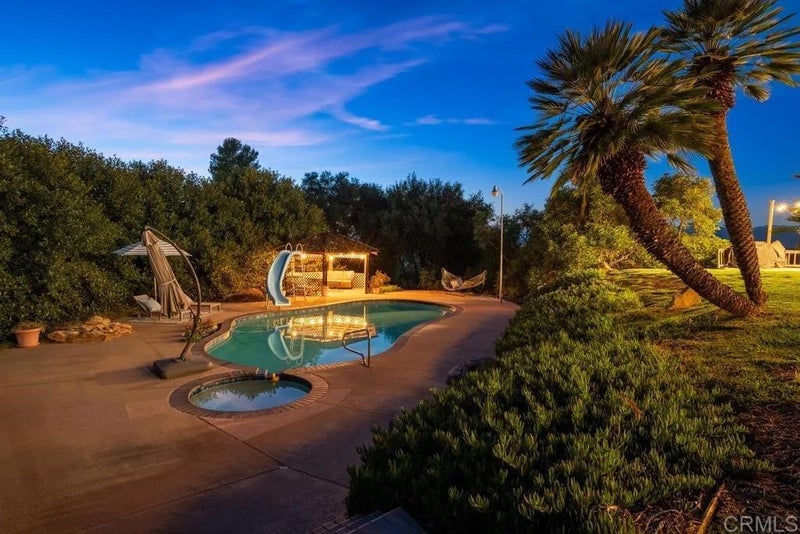 10975 Old Oak Holler