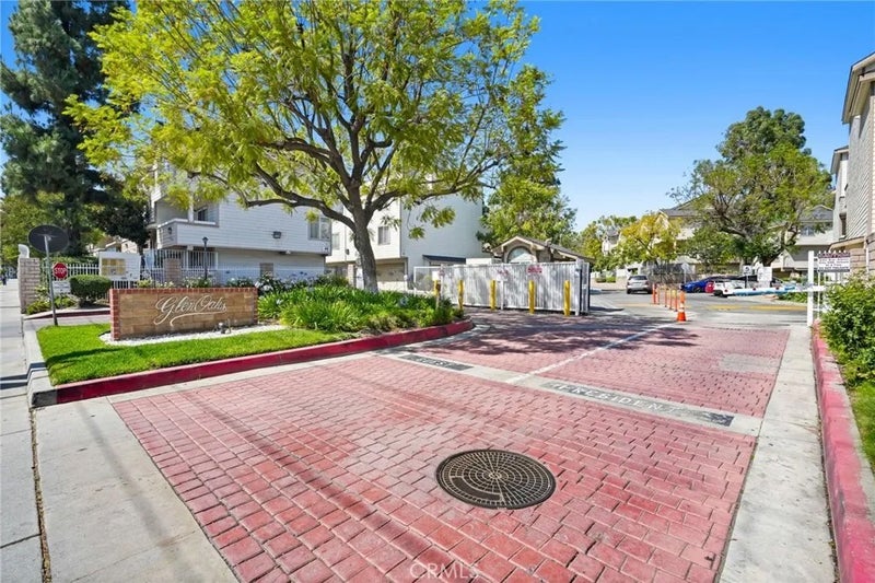 11150 Glenoaks Boulevard 309