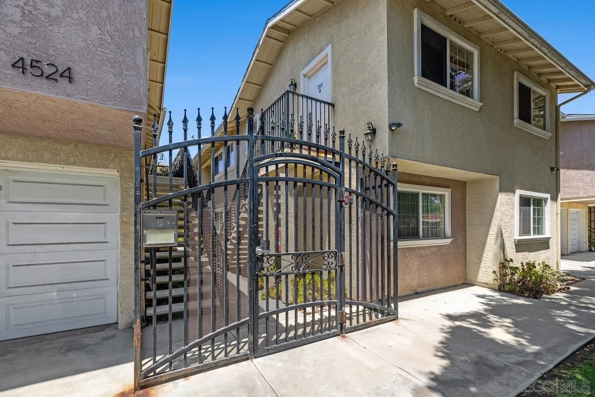 4524 Wilson Ave 201