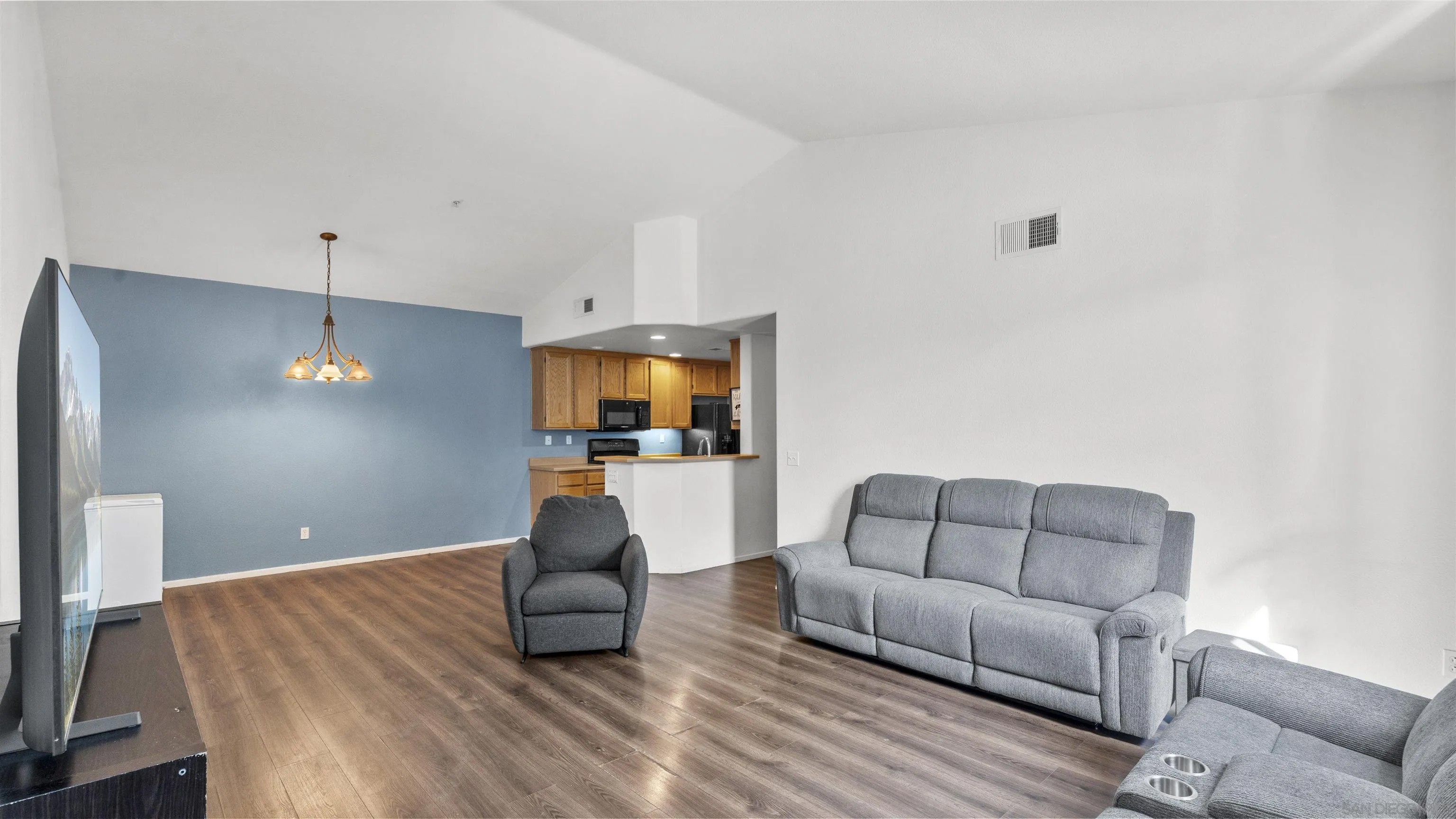 1890 Chambery Pl 2336