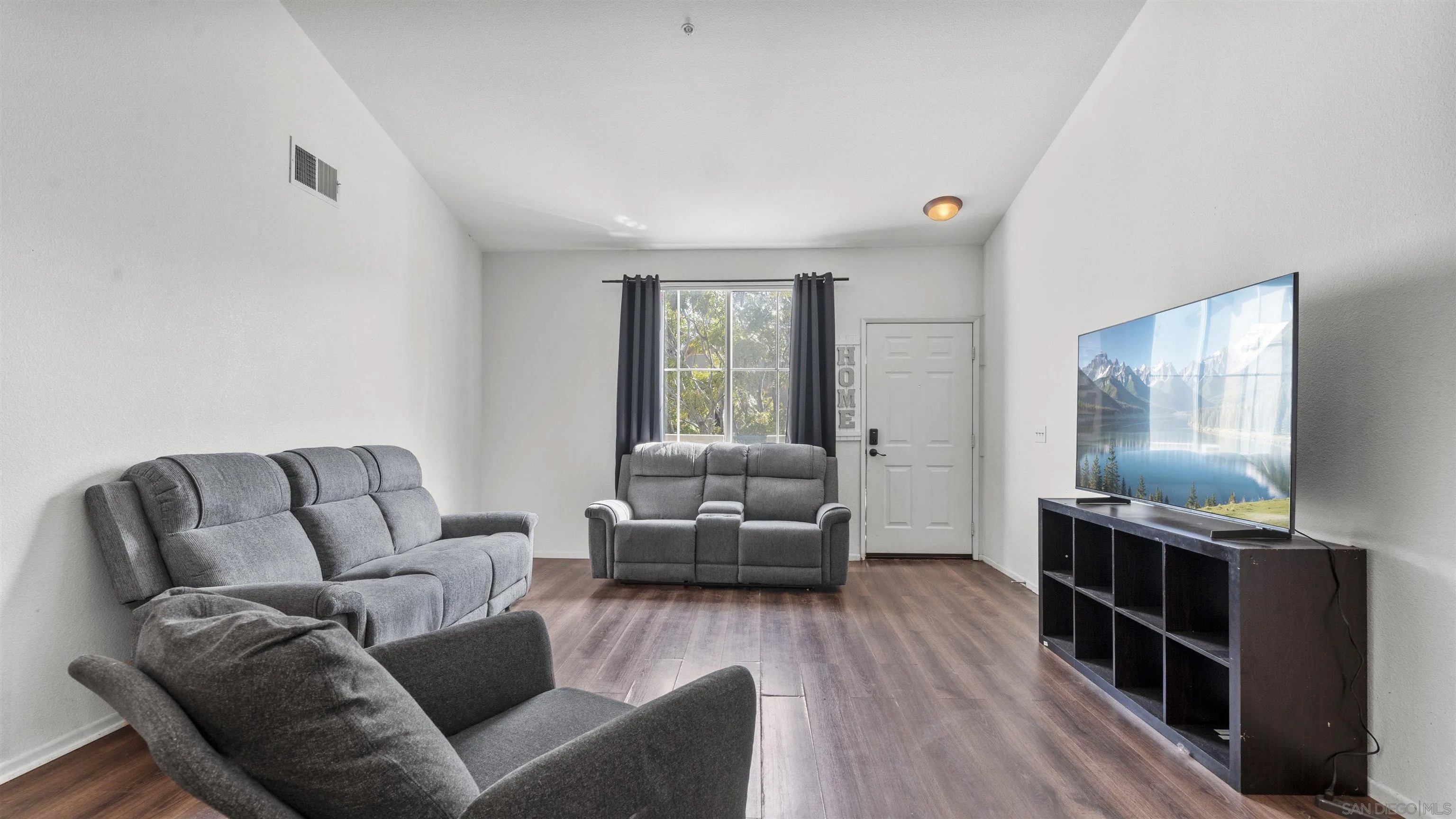 1890 Chambery Pl 2336