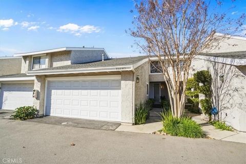 Photo of 23207 Yvette Lane, Valencia, CA 91355 (MLS # SR25282136)