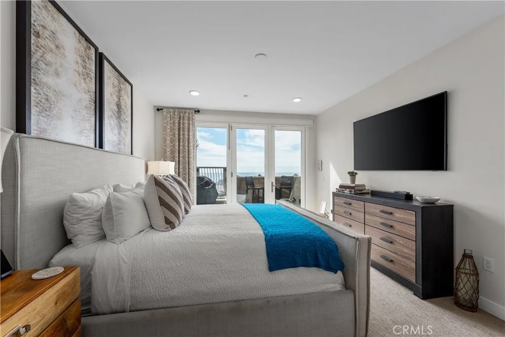 700 S The Strand 106