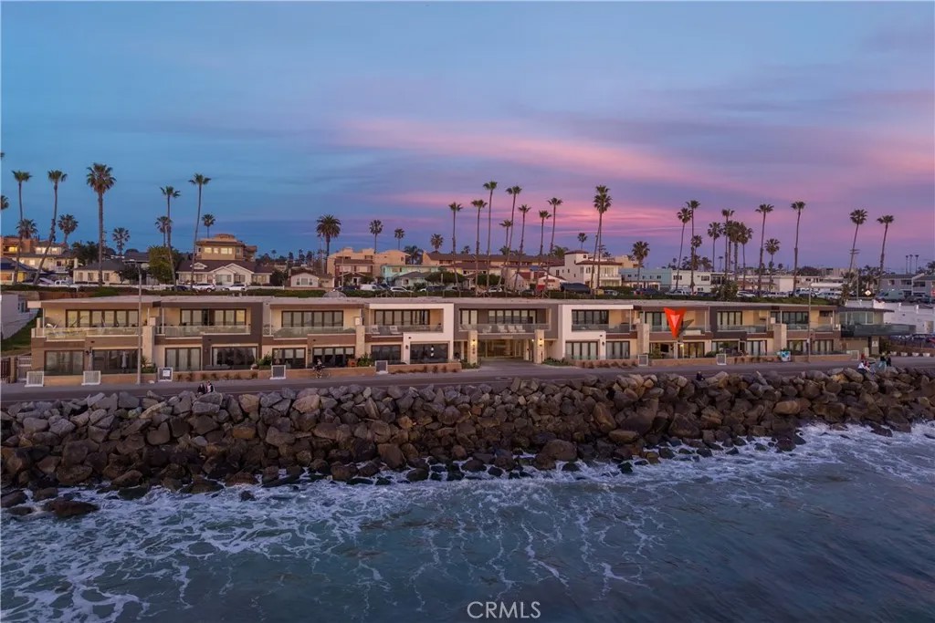 700 S The Strand 106