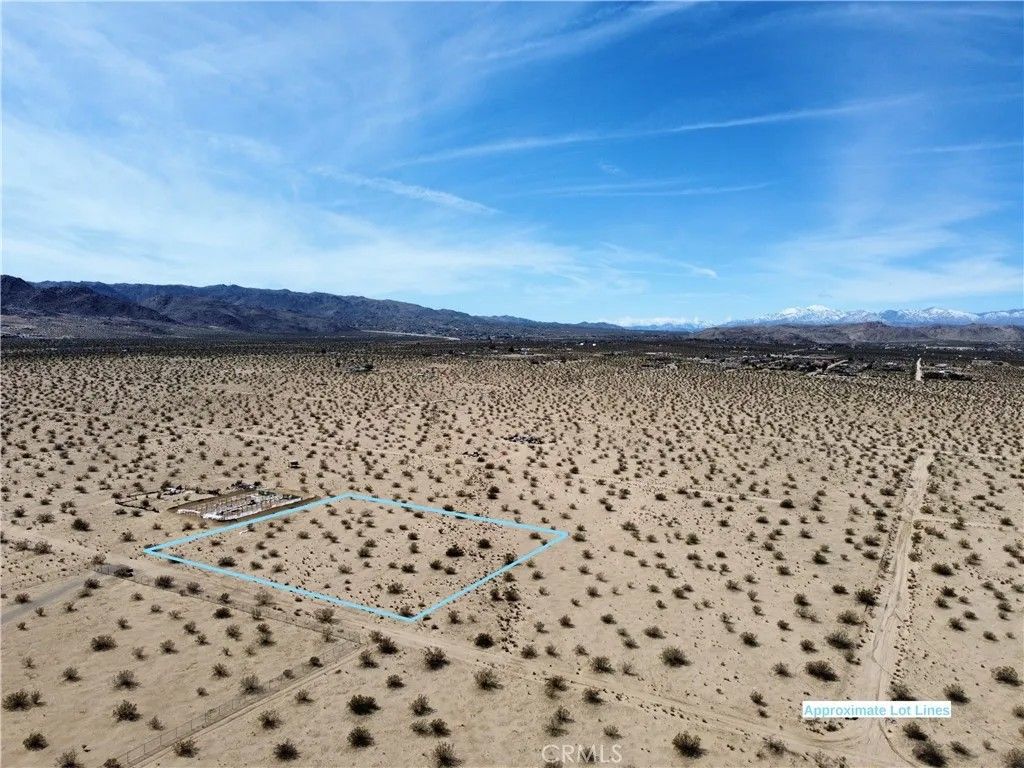 Photo of 2 Sun Loma, Joshua Tree, CA 92252 (MLS # JT26017886)