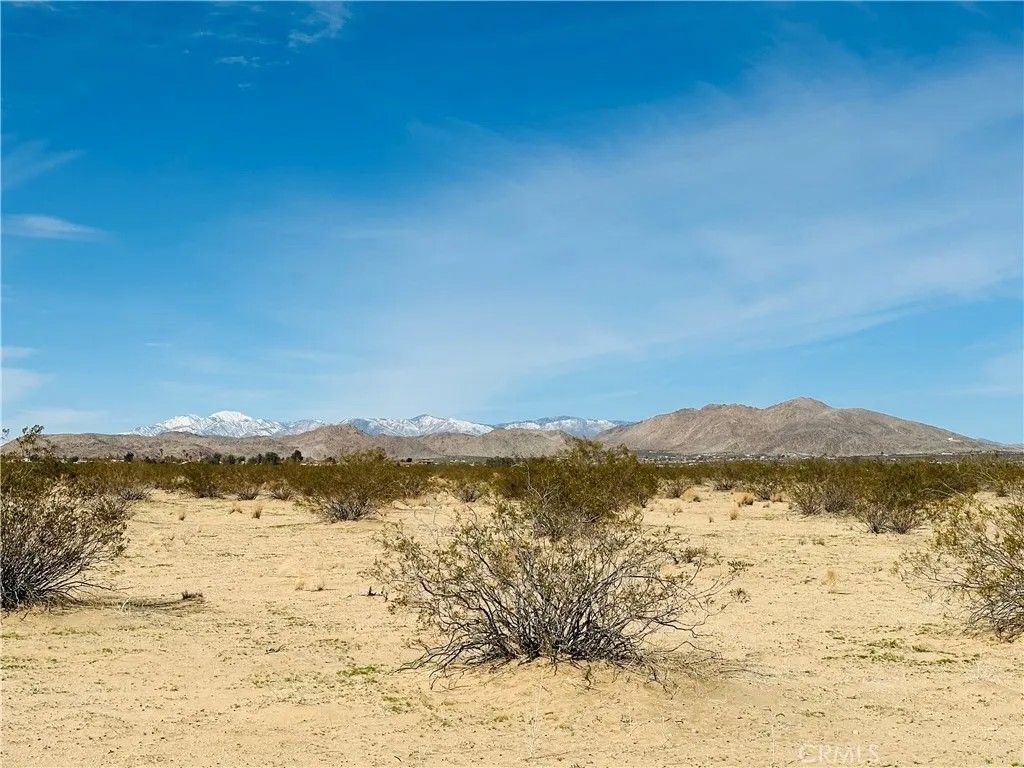 Photo of 2 Sun Loma, Joshua Tree, CA 92252 (MLS # JT26017886)