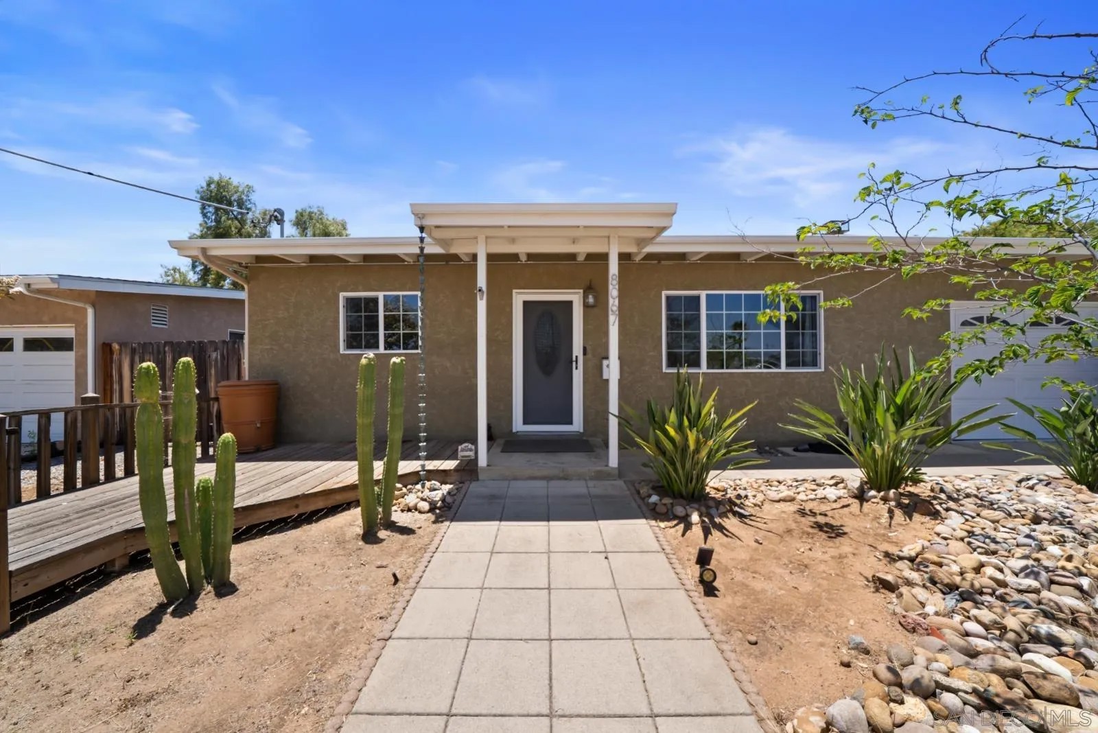 8067 Rancho Fanita