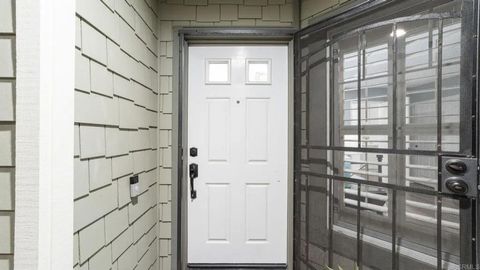 Tiny photo for 285 Oak Valley Lane, Escondido, CA 92027 (MLS # NDP2510345)