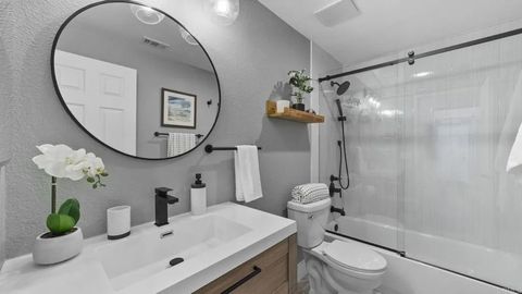 Tiny photo for 285 Oak Valley Lane, Escondido, CA 92027 (MLS # NDP2510345)