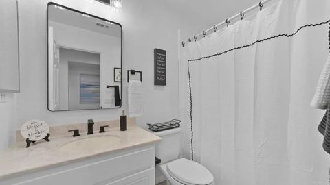 Tiny photo for 285 Oak Valley Lane, Escondido, CA 92027 (MLS # NDP2510345)