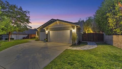 Tiny photo for 285 Oak Valley Lane, Escondido, CA 92027 (MLS # NDP2510345)