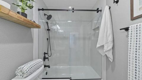 Tiny photo for 285 Oak Valley Lane, Escondido, CA 92027 (MLS # NDP2510345)