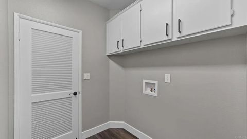 Tiny photo for 285 Oak Valley Lane, Escondido, CA 92027 (MLS # NDP2510345)