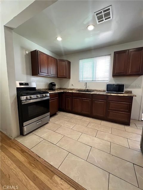 Tiny photo for 11821 Menlo Ave, Los Angeles, CA 90044 (MLS # RS25238400)