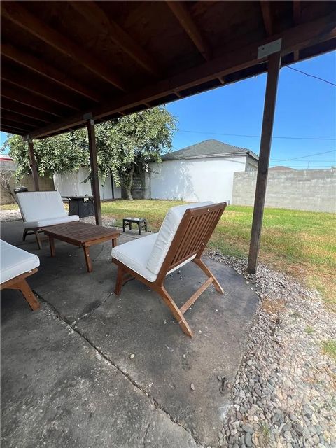 Tiny photo for 11821 Menlo Ave, Los Angeles, CA 90044 (MLS # RS25238400)
