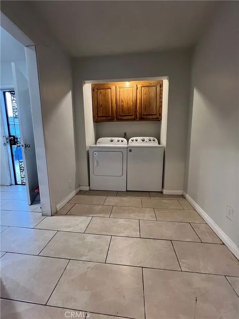 Tiny photo for 11821 Menlo Ave, Los Angeles, CA 90044 (MLS # RS25238400)