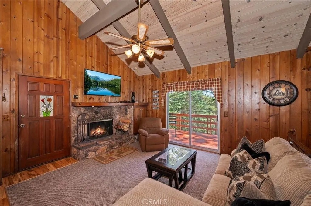 26525 Walnut Hills