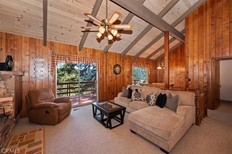 26525 Walnut Hills