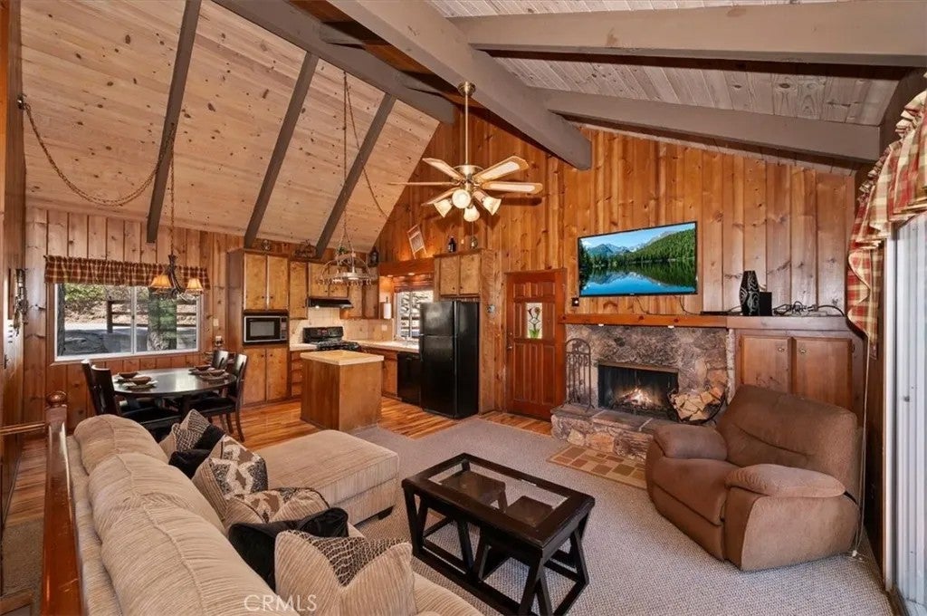 26525 Walnut Hills