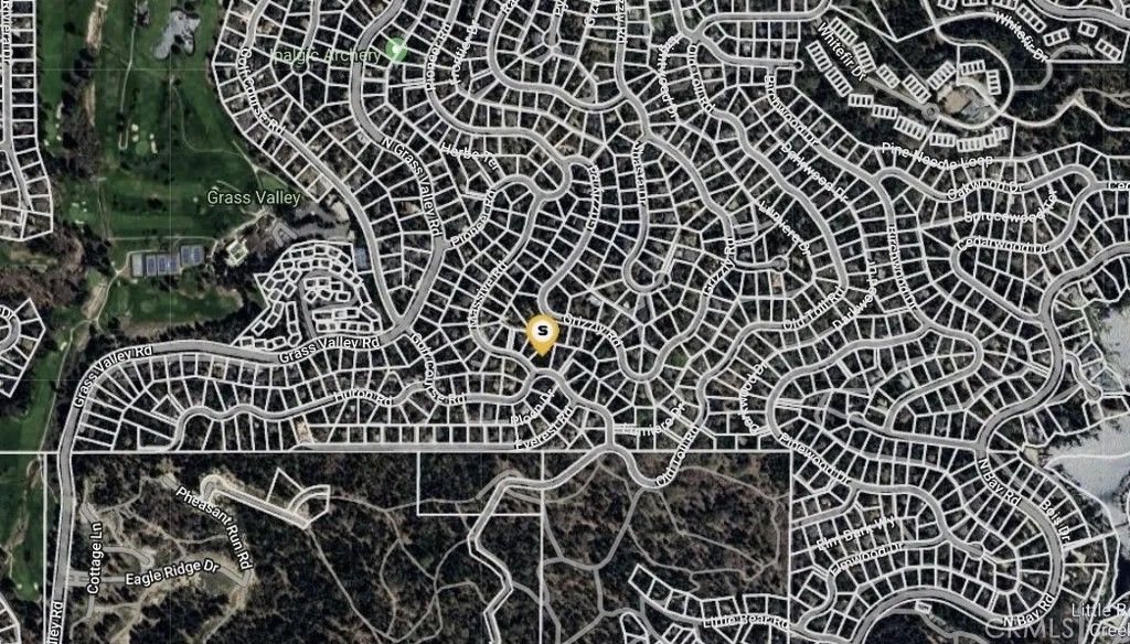 Photo of 161 Golf Course Rd, Lake Arrowhead, CA 92352 (MLS # SR25278134)