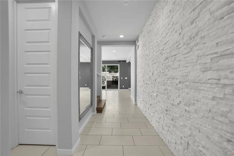 3820 Summer Holly Way
