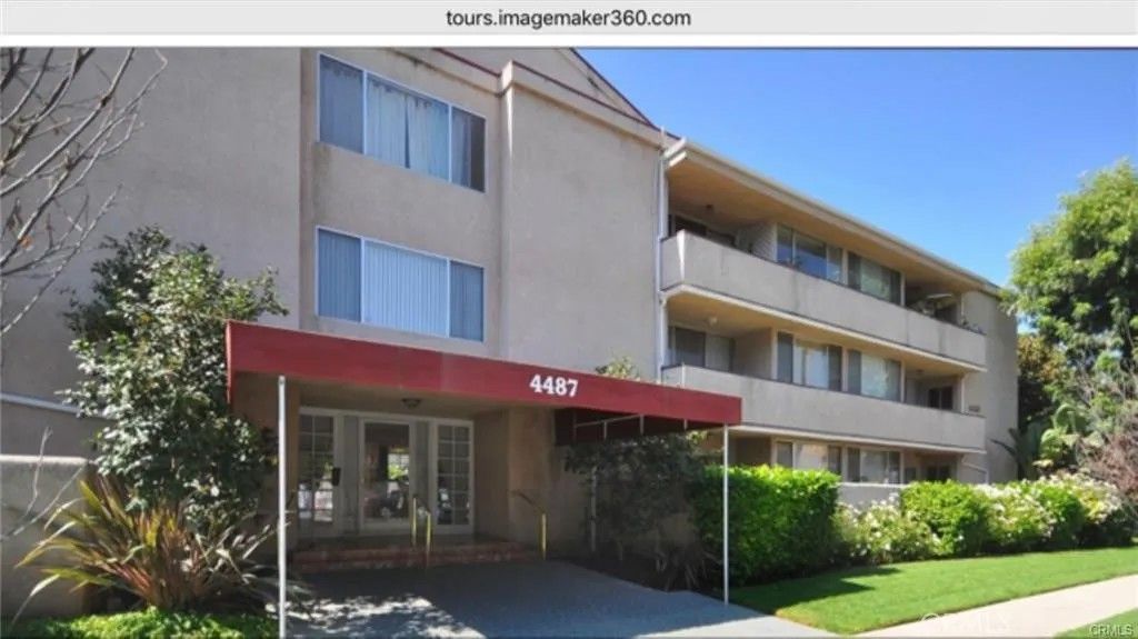 Photo of 4487 Colbath Ave #103, Sherman Oaks, CA 91423 (MLS # SR26095596)