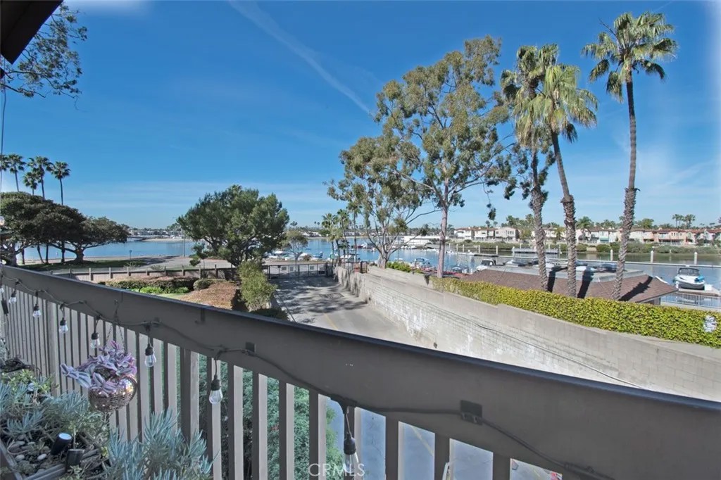 5201 Marina Pacifica S