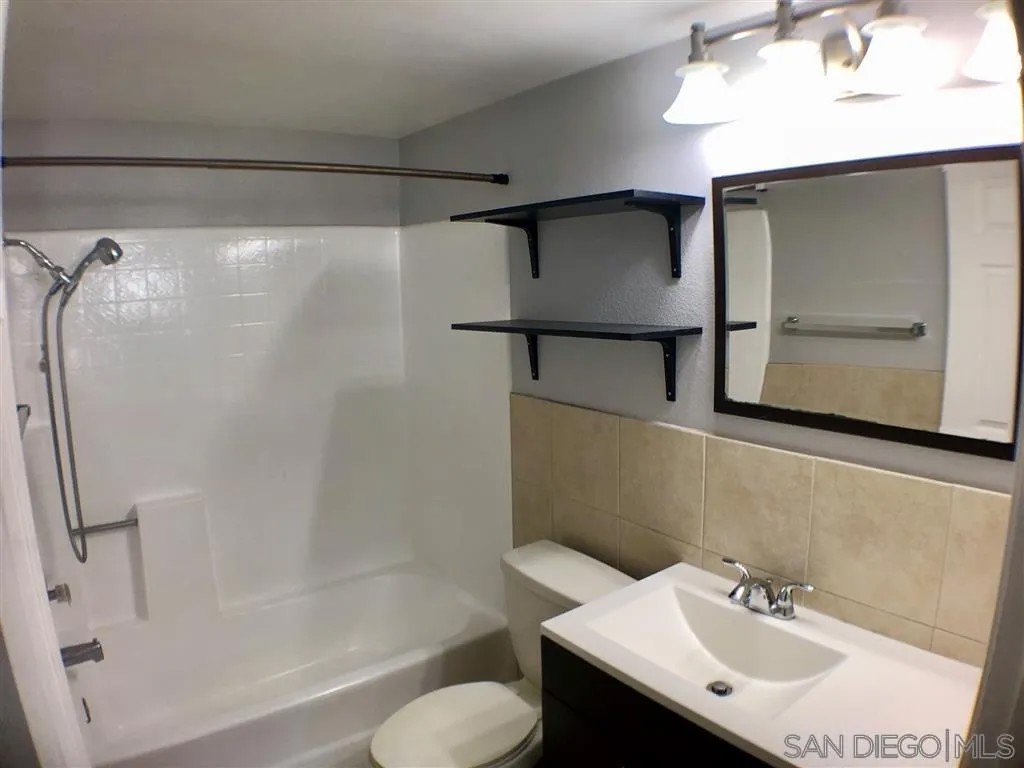 13212 Salmon River Rd 205