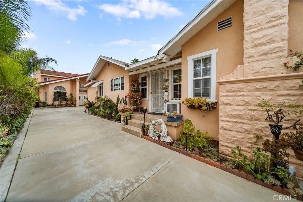 Photo of 1747 N Avenue 46 Ave, Los Angeles, CA 90041 (MLS # TR26020212)