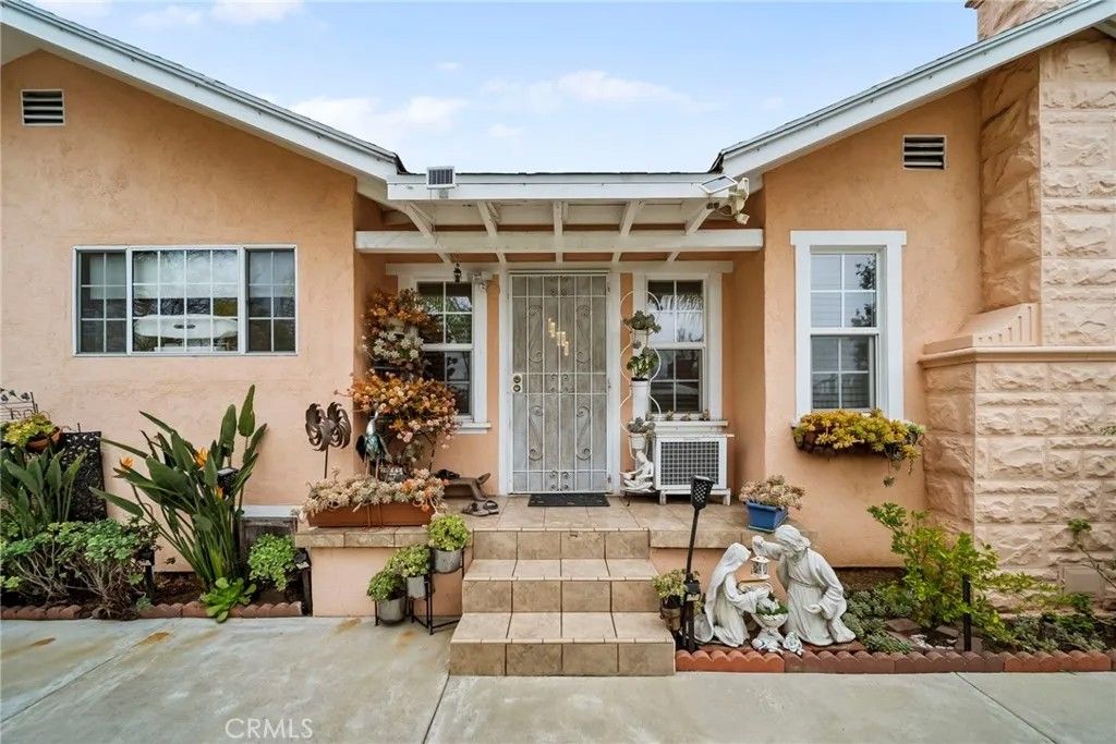 Photo of 1747 N Avenue 46 Ave, Los Angeles, CA 90041 (MLS # TR26020212)