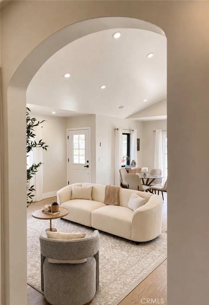 Photo of 11100 Greenlawn AVE, Culver City, CA 90230 (MLS # IG26145347)