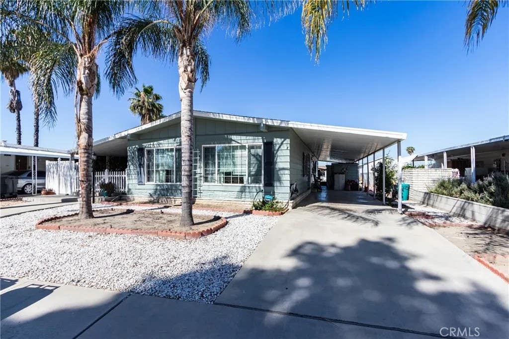 Photo of 585 Camino Real CIR, Hemet, CA 92543 (MLS # SW26121256)