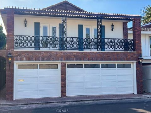 Photo of 205 Via Lido Soud, Newport Beach, CA 92663 (MLS # NP25279381)