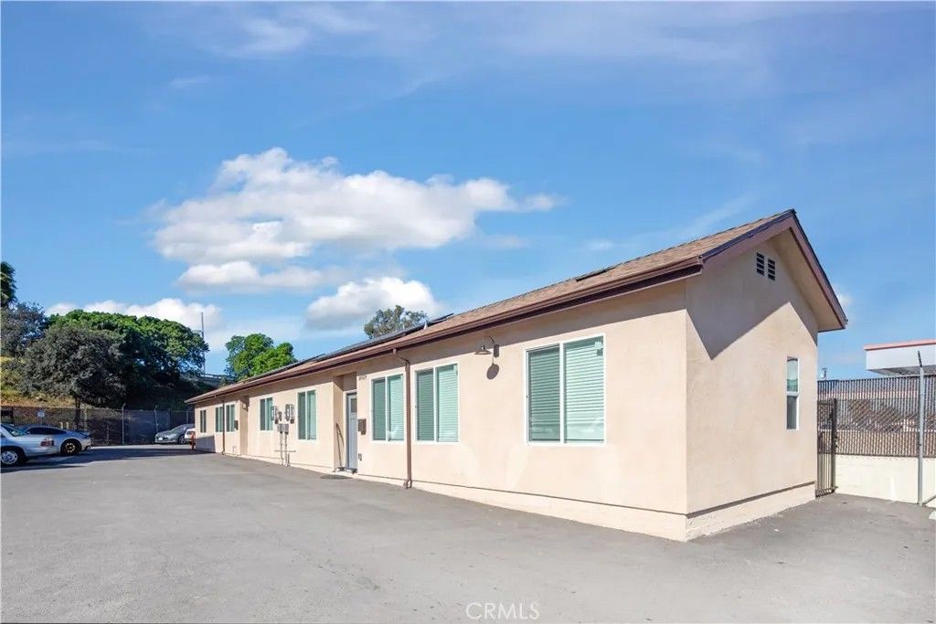 Photo of 16925 Prairie Ave, Torrance, CA 90504 (MLS # CV26021669)