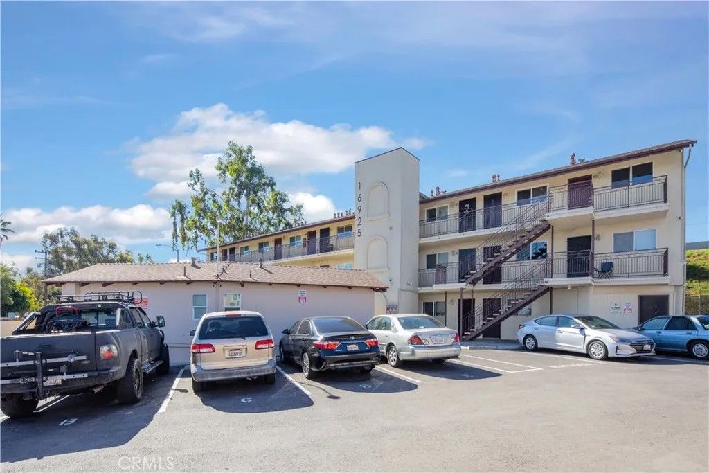 Photo of 16925 Prairie Ave, Torrance, CA 90504 (MLS # CV26021669)