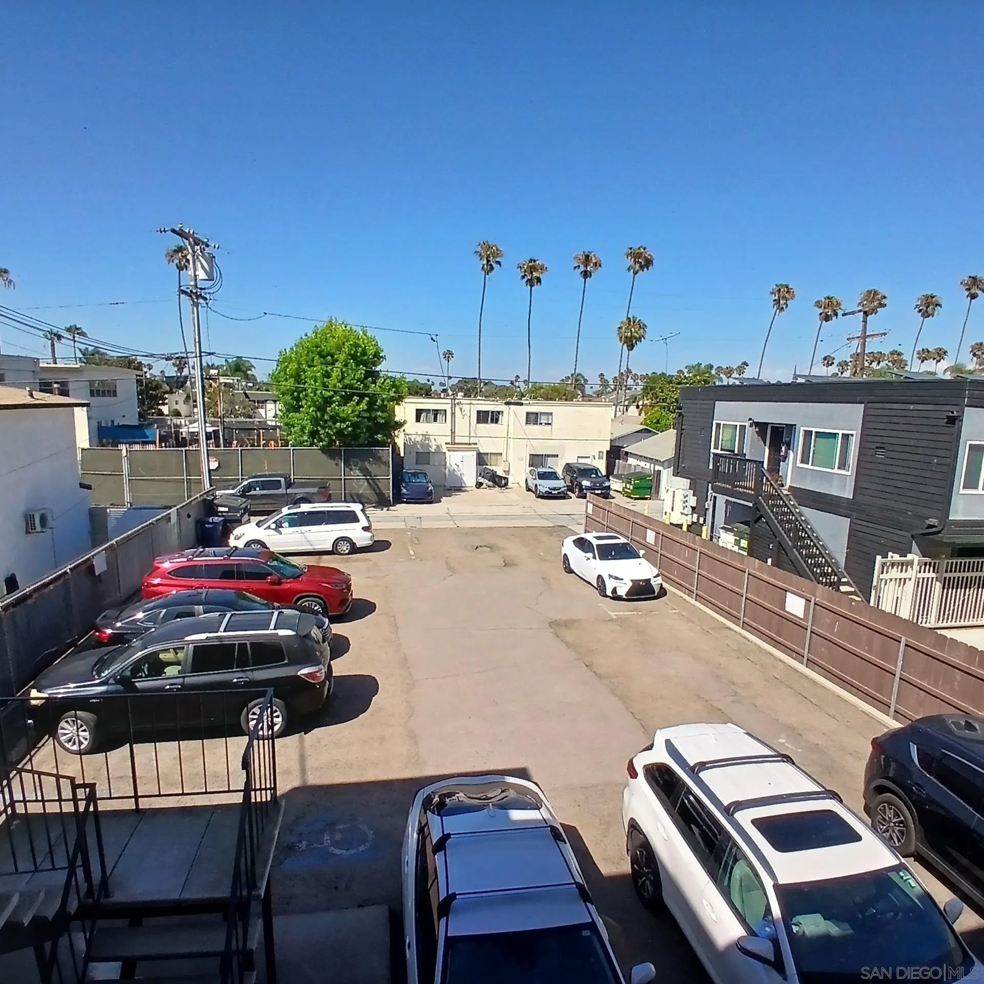 4870 Santa Monica