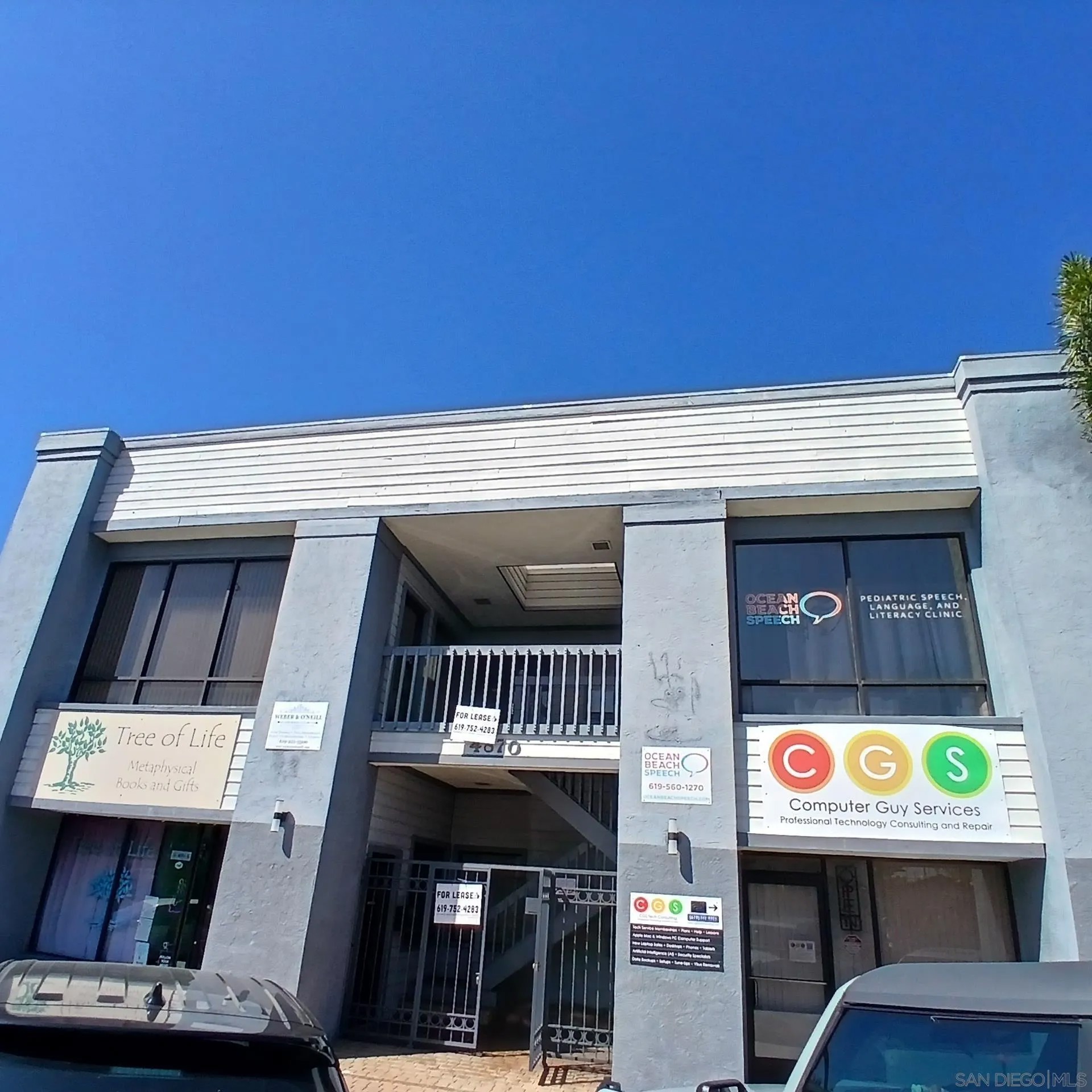 4870 Santa Monica