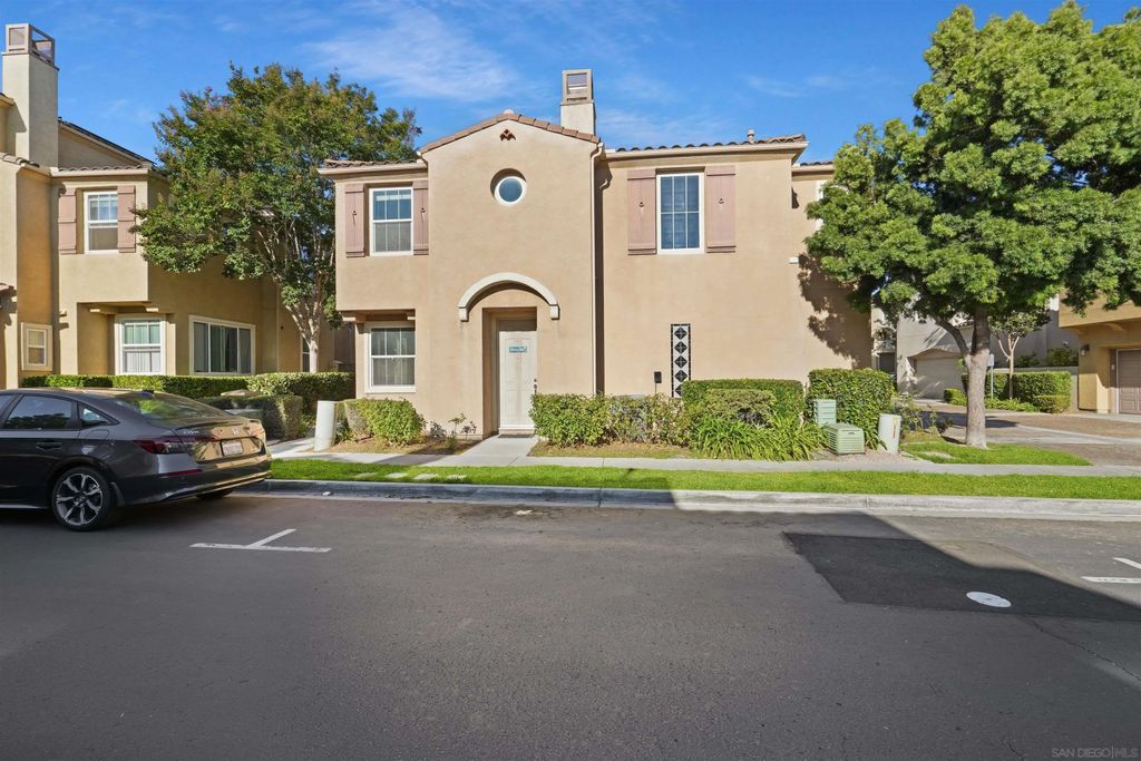 Photo of 1445 Caminito Sicilia, Chula Vista, CA 91915 (MLS # 250040737)