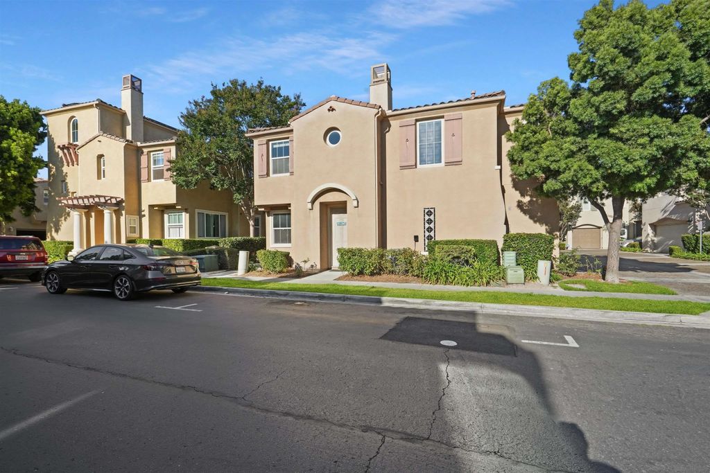 Photo of 1445 Caminito Sicilia, Chula Vista, CA 91915 (MLS # 250040737)