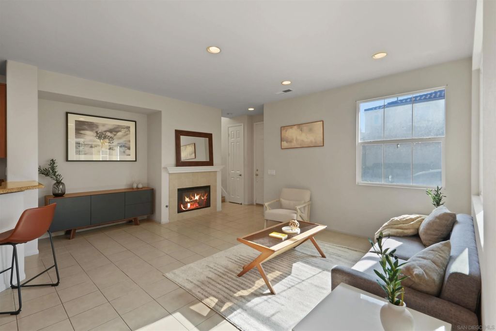 Photo of 1445 Caminito Sicilia, Chula Vista, CA 91915 (MLS # 250040737)