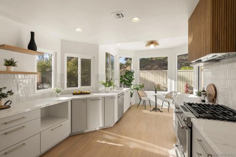 Photo of 5825 Caminito Del Estio, La Jolla, CA 92037 (MLS # 260005269)