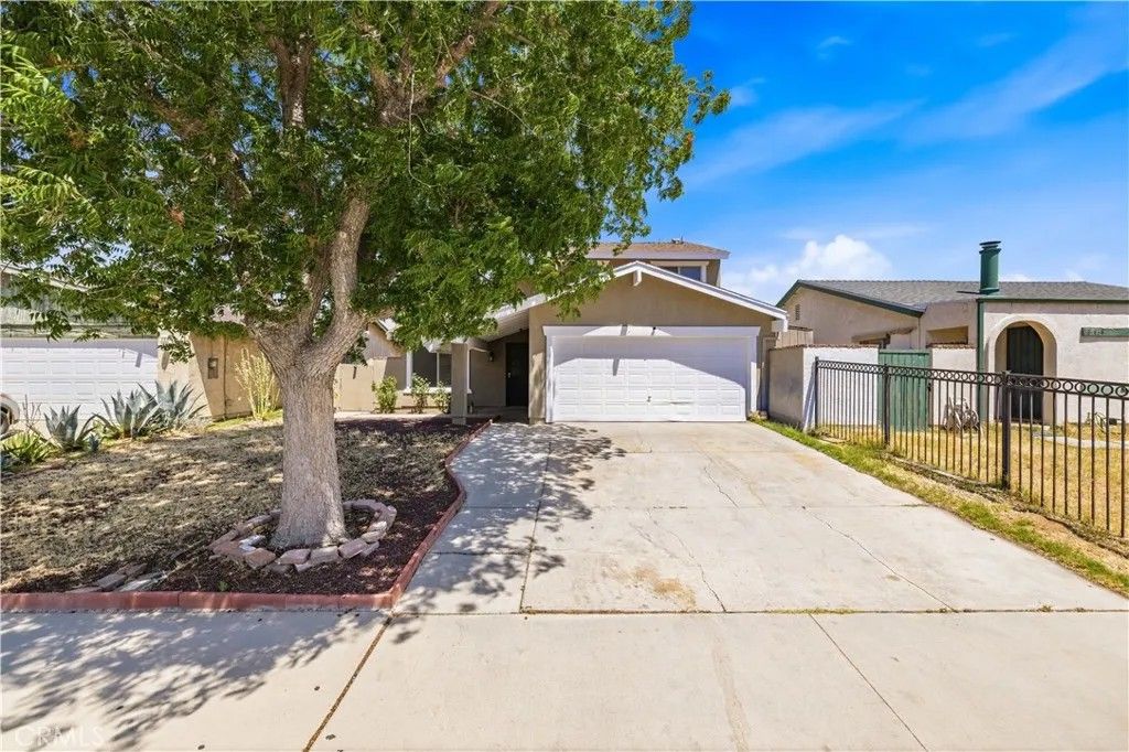 Photo of 37642 Cluny AVE, Palmdale, CA 93550 (MLS # SR26113129)