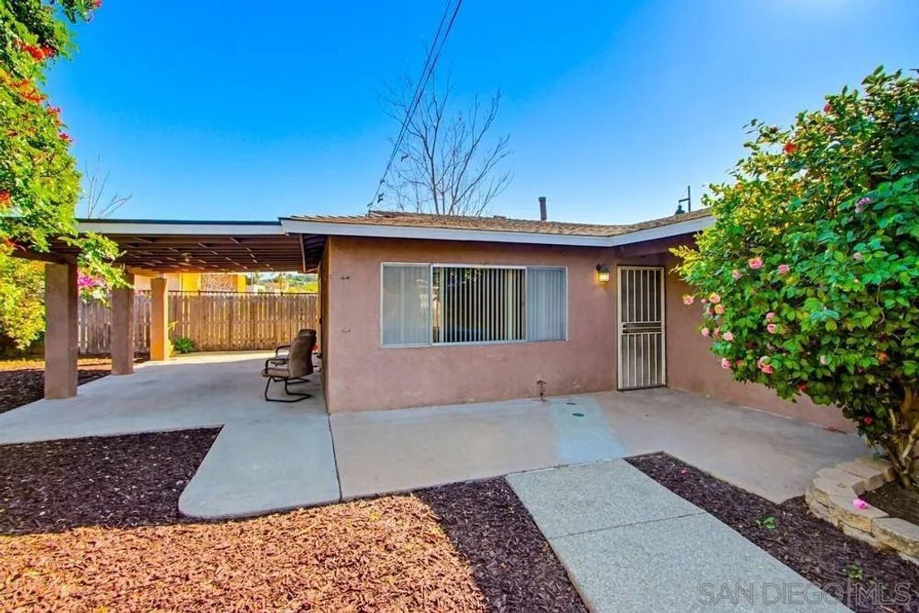 Photo of 1015 Cedar Brook, Escondido, CA 92025 (MLS # 260002564)