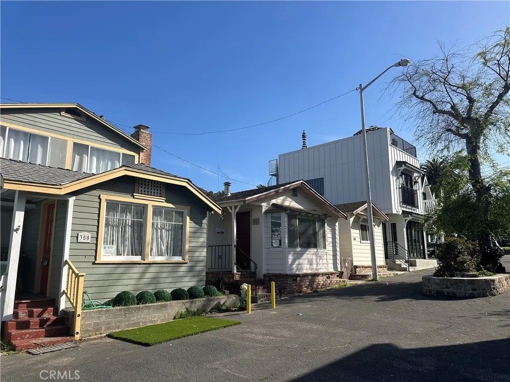 Photo of 352 Eucalyptus Ave, Avalon, CA 90704 (MLS # OC26004327)