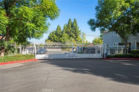 Tiny photo for 3500 S Greenville St #A5, Santa Ana, CA 92704 (MLS # OC25241521)