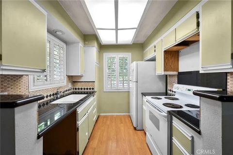 Tiny photo for 3500 S Greenville St #A5, Santa Ana, CA 92704 (MLS # OC25241521)