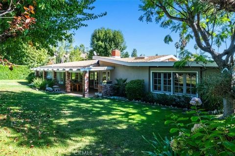 Tiny photo for 4519 Sendero Place, Tarzana, CA 91356 (MLS # SR25242440)