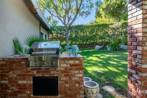 Tiny photo for 4519 Sendero Place, Tarzana, CA 91356 (MLS # SR25242440)
