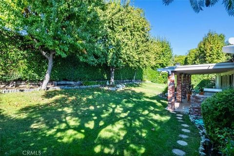 Tiny photo for 4519 Sendero Place, Tarzana, CA 91356 (MLS # SR25242440)